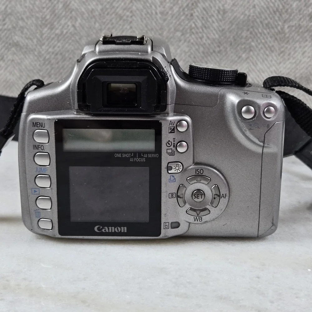 Canon EOS Digital Rebel XT 8.0MP DSLR Camera w/EF-S 18-55mm Lens Battery Charger